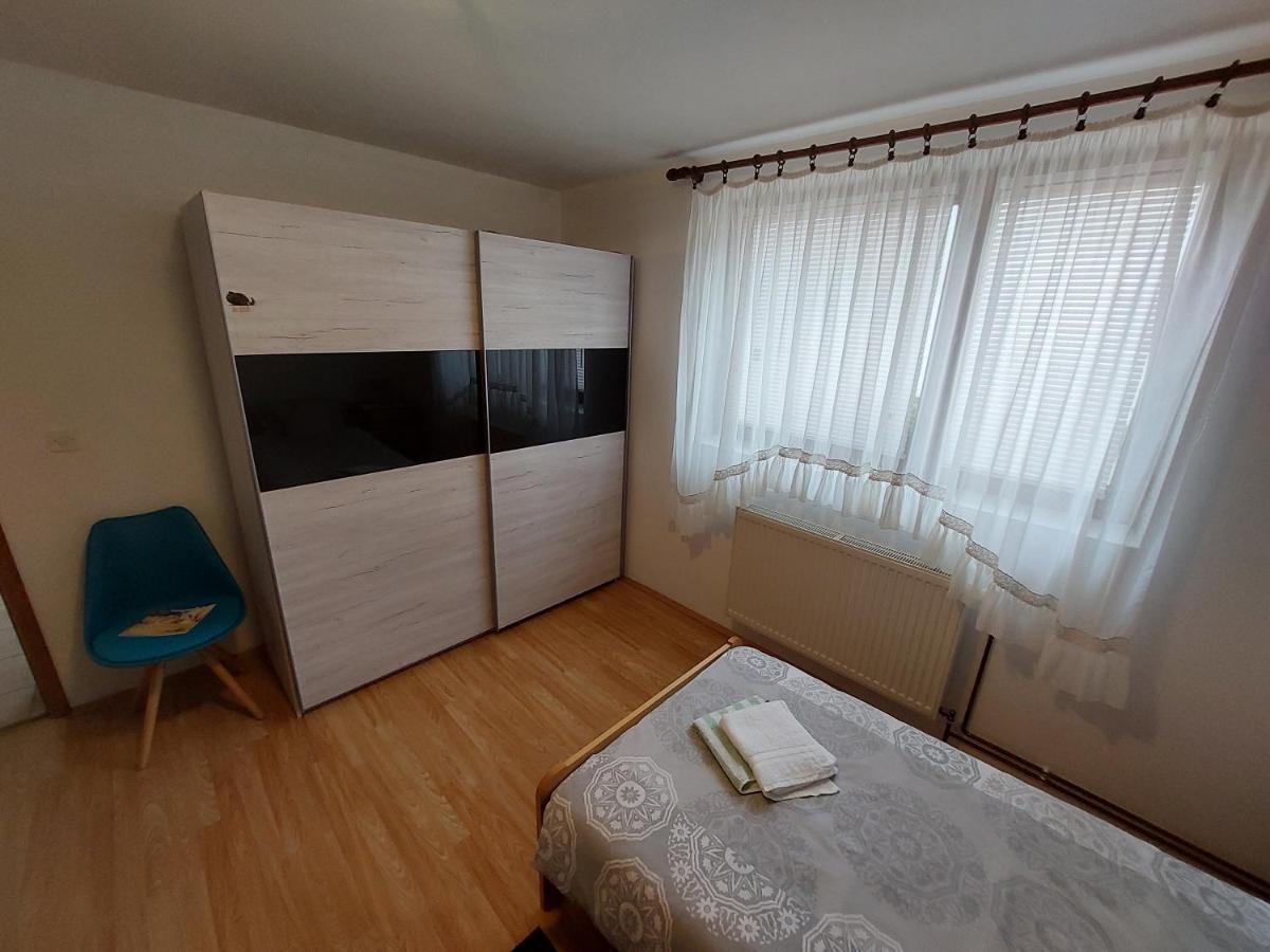 Suite Elena Nedelisce Bagian luar foto