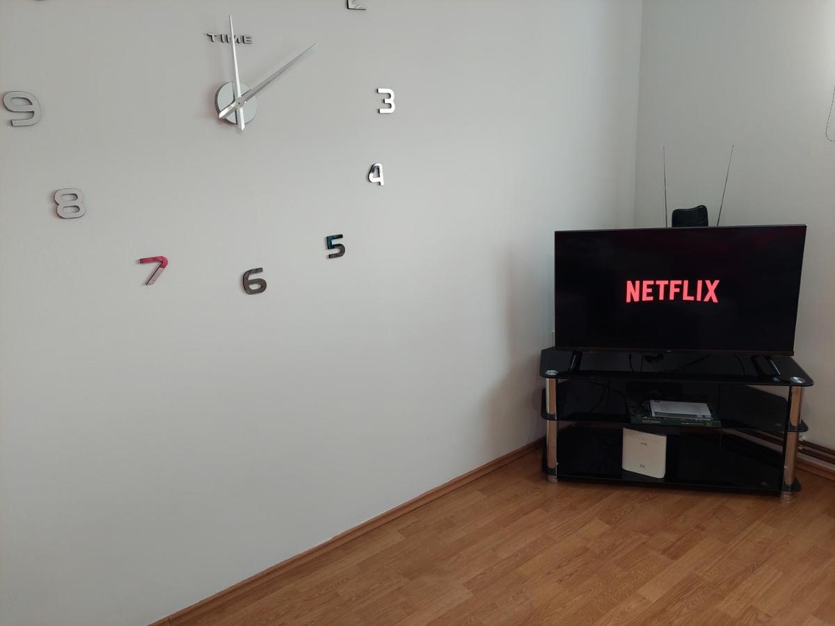 Suite Elena Nedelisce Bagian luar foto
