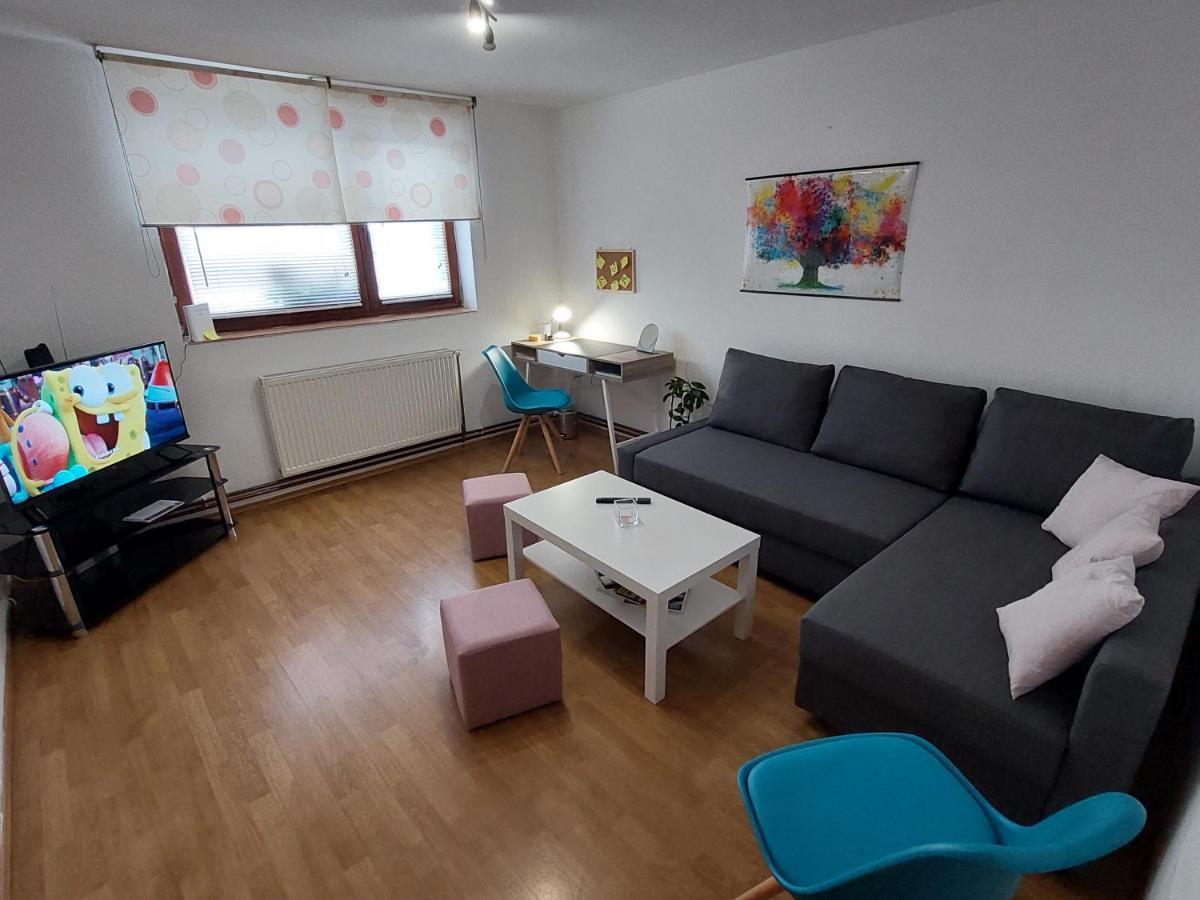 Suite Elena Nedelisce Bagian luar foto
