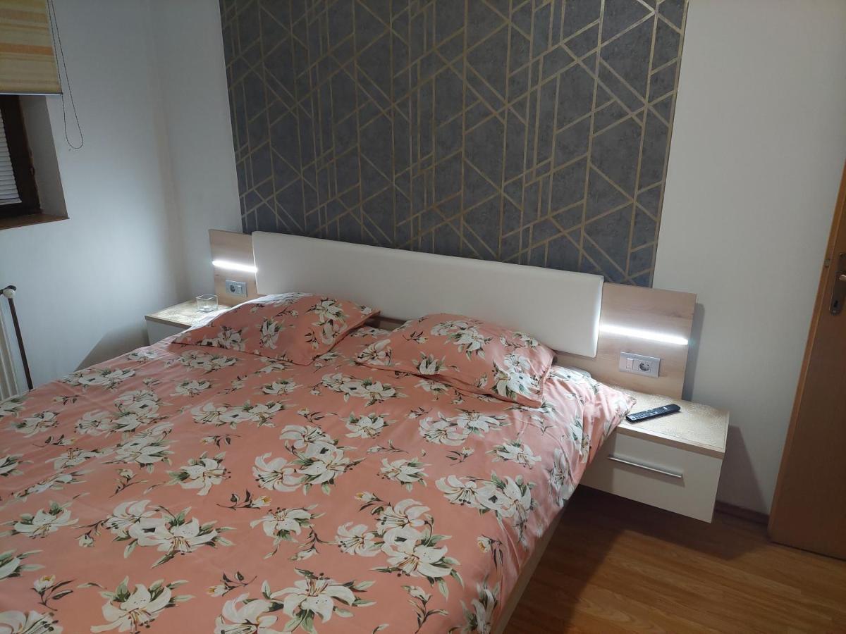 Suite Elena Nedelisce Bagian luar foto