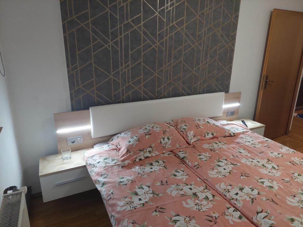 Suite Elena Nedelisce Bagian luar foto