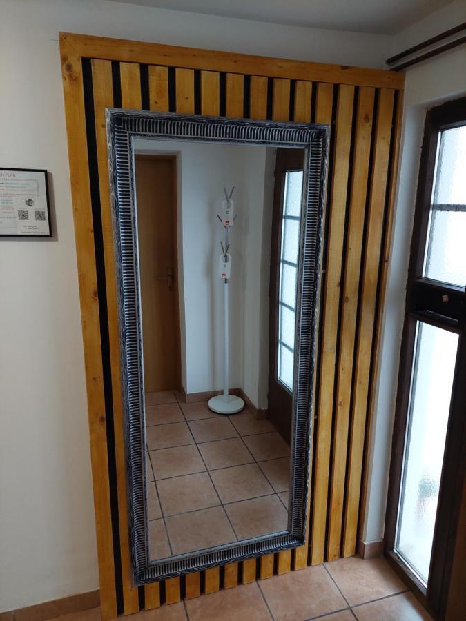 Suite Elena Nedelisce Bagian luar foto